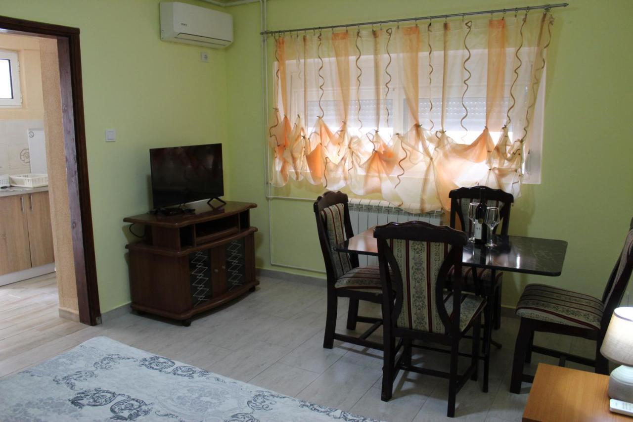 Apartmani Franovic Tivat Exteriör bild