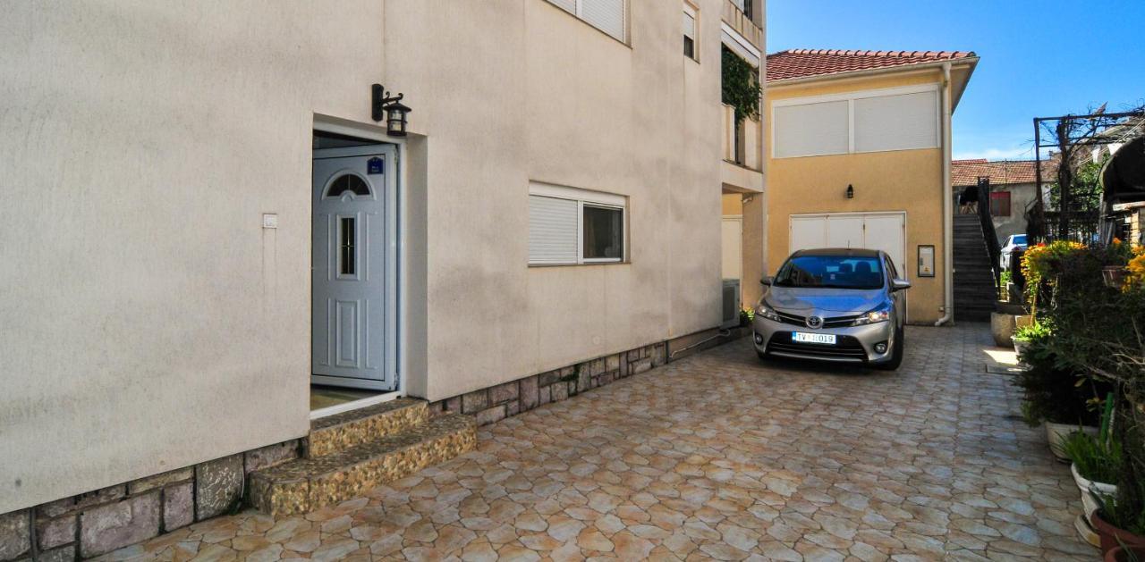 Apartmani Franovic Tivat Exteriör bild